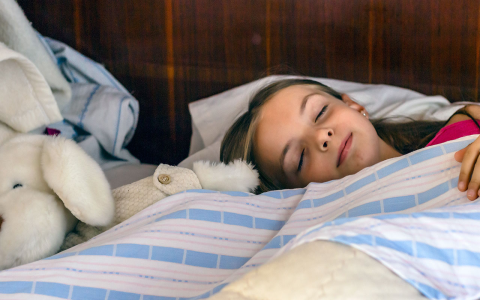 Stop Sleeping With Blanket Over Head Meaning Psychology Why People Do It and How To Change