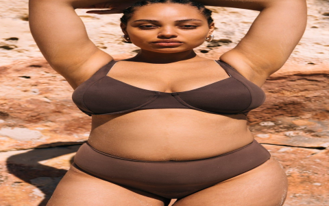 How clothes show sexiest buttocks? Choose these styles to highlight your curves perfectly!